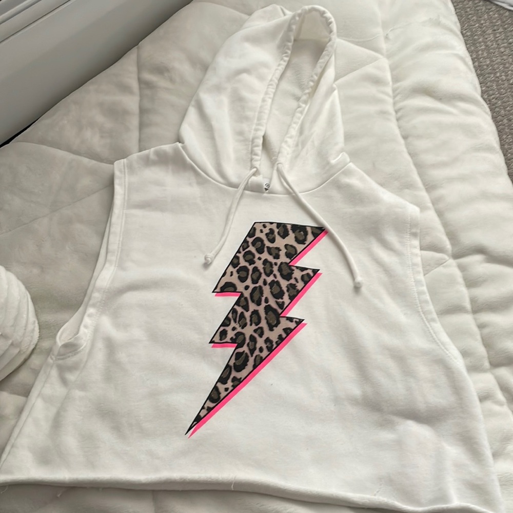 Graffiti white sleeveless hoodie leopard lightning bolt women’s/ juniors medium